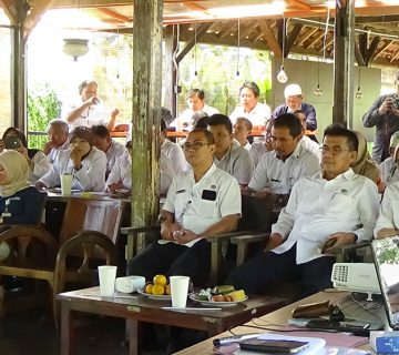 Suasana acara Rakoor Tim Percepatan Univrsal Health Coverage di Surabi Teras Jl Sancang Boteng 360x320