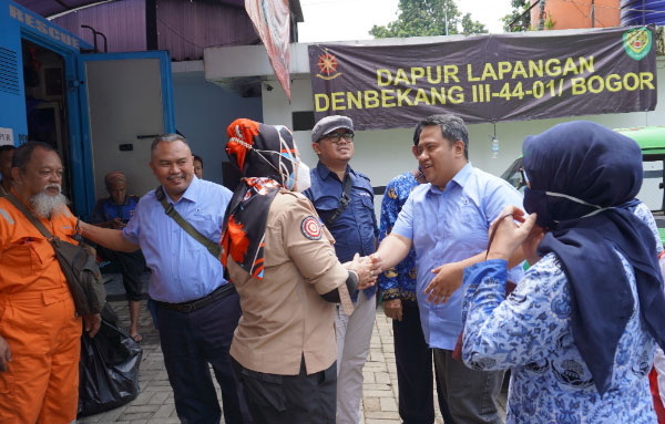Tirta Pakuan Bantu Korban Longsor