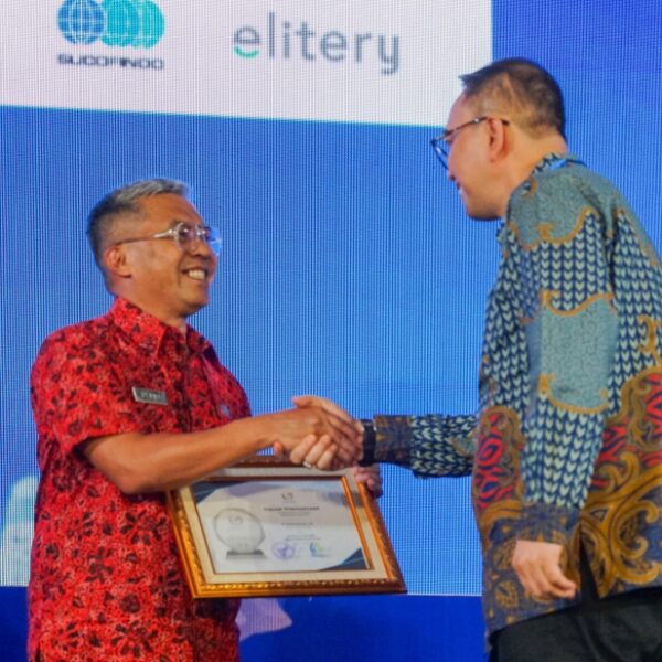 Sekda Kota Bogor Denny Mulyadi Dinobatkan sebagai Sekda Terbaik Kategori Orchestration Leadership
